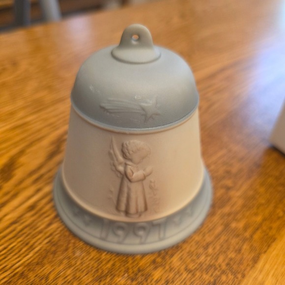 MJ Hummel Christmas Bell 1997 First Edition Series III Goebel Porcelain Germany - Picture 12 of 14